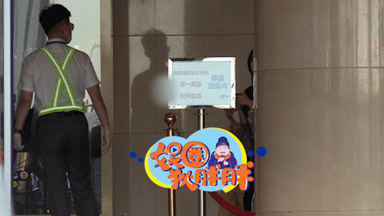 王子文|生父成谜？王子文疑携爱子现身机场，萌娃拉包撒娇五官神复制妈妈