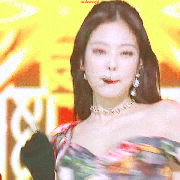 张雨绮|张雨绮为国争光吊打韩娱圈？这真不是P图？！