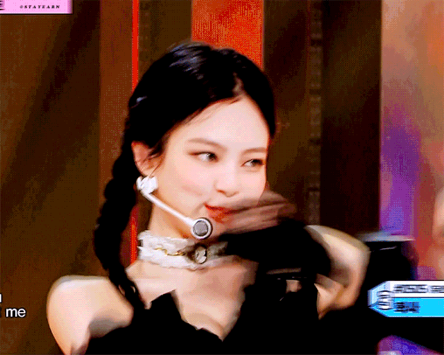 撞衫|她俩撞衫，值得撕三天三夜？