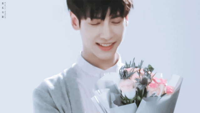 罗云熙|演员罗云熙十年芭蕾破茧成蝶 “一杯敬努力一杯敬光芒”