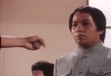 梁小龙|事业遭封杀，前妻被毁容，娶小26岁娇妻后，如今72岁的他怎样了？