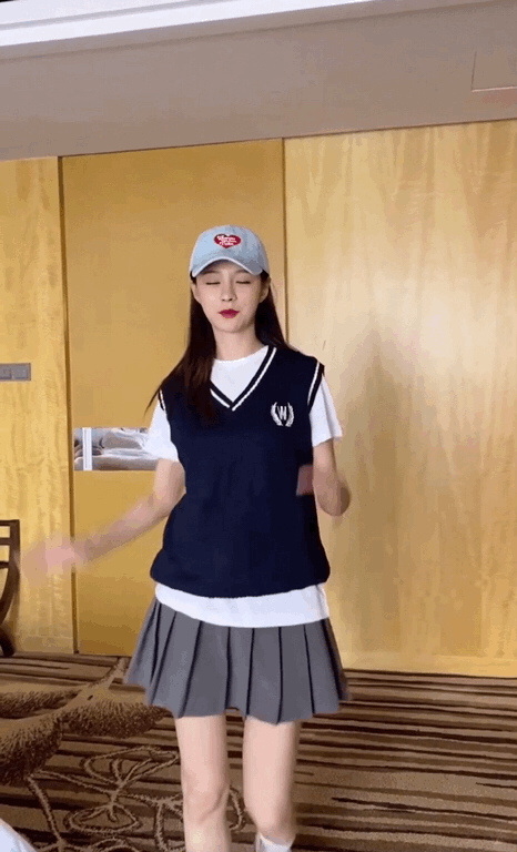 下图是沈梦辰的韩都衣舍购物清单:同在时尚界乘风破浪的姐姐孟佳也第