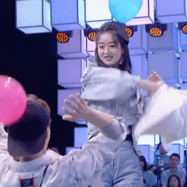 赵丽颖|下期《快乐大本营》有赵丽颖，造型甜美似少女，表演内容是亮点