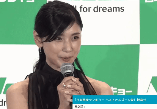 刘亦菲|哈？60岁的她美貌照样吊打刘亦菲？！