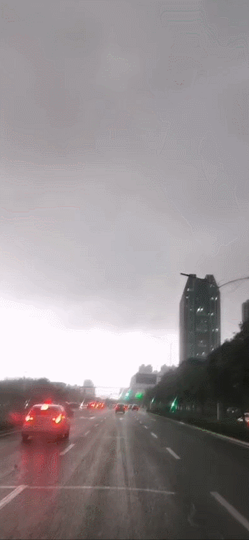 未来3天潍坊持续降雨,明晚起有中到大雨,局部暴雨!