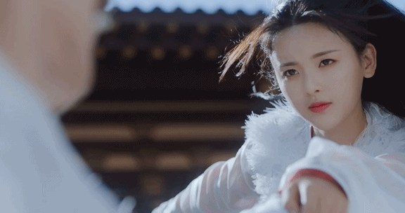 杨超越|杨超越5年前生图爆出，腋下这是怎么了…