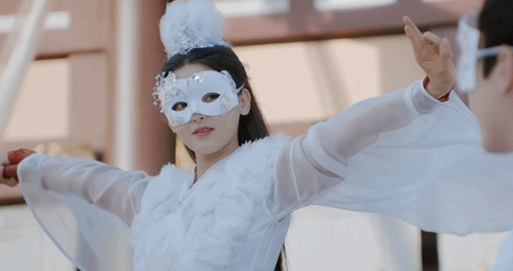 杨超越|杨超越5年前生图爆出，腋下这是怎么了…