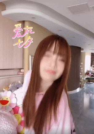 李小璐|李小璐七夕热舞，PGone疑事业不顺，发怒：未尝他人苦，莫劝其大度