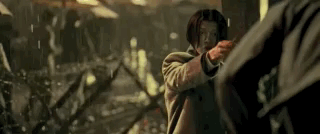 八佰|《八佰》三天十亿，一场戏摔十五次，这位“小”人物有大故事