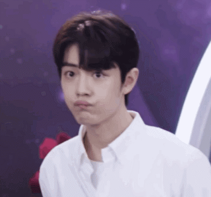 英雄岁月之王牌战队|肖战《王牌》路透来袭，再现熟悉的嘟嘟唇，网友：正视下自己？