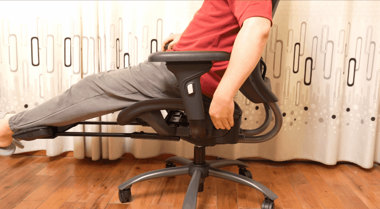 老罗3小时直播,我只记住了他坐的那把椅子:网易严选人体工学椅