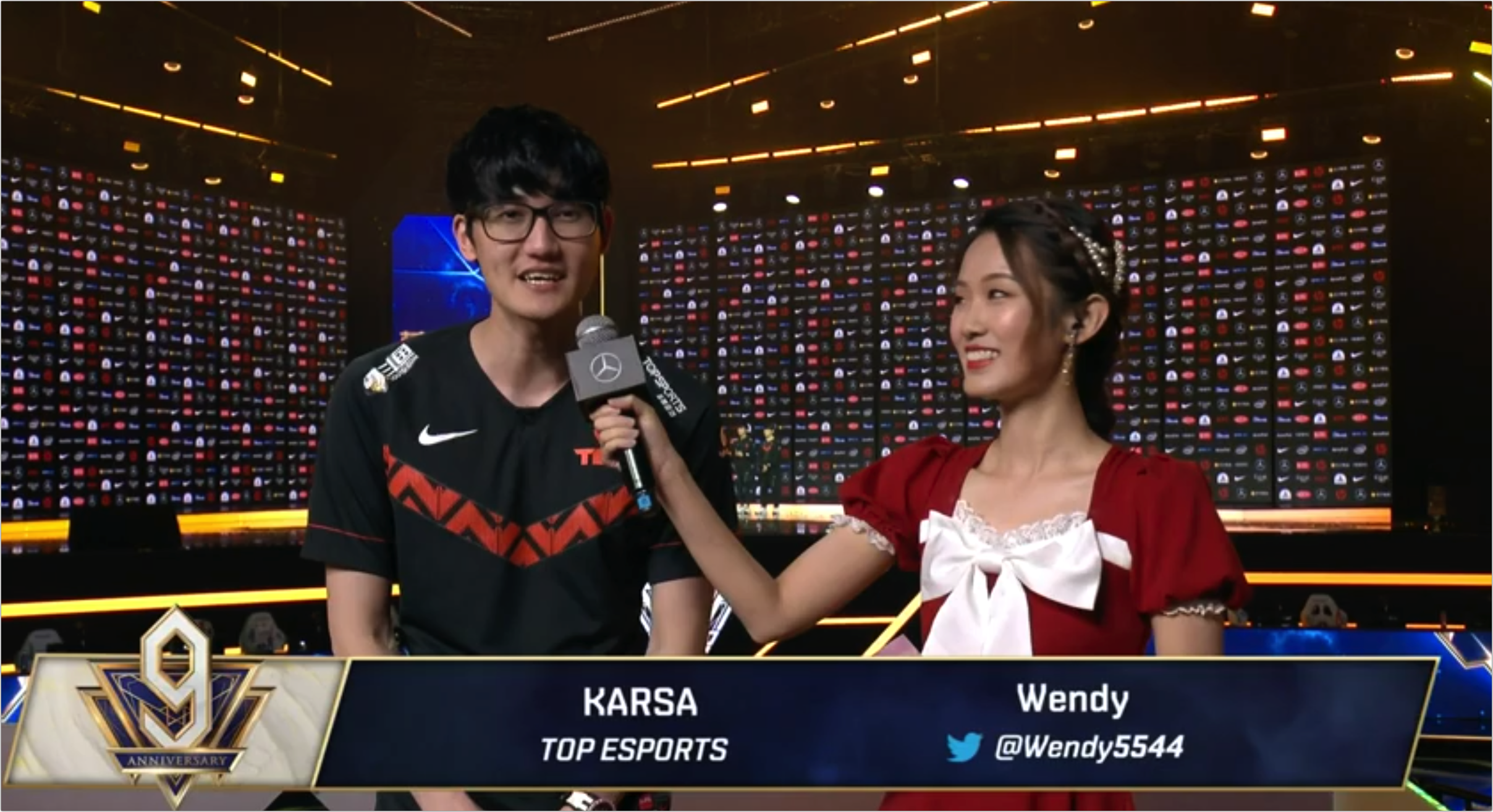 tes夺冠karsa英文流采访我们5人都是指挥谁优势谁讲话就多些