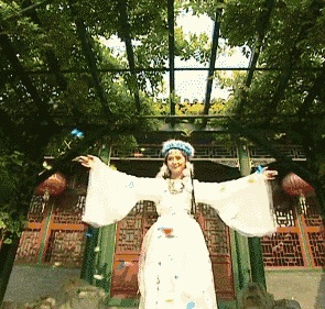 还珠格格|还珠女演员，是章子怡同学，成就最美香妃，却在25岁英年早逝