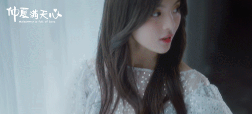 仲夏满天心|《仲夏满天心》刚开播，就力压《家人》，杨超越不愧是热度女王