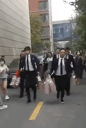 邓伦|干这事，他是最专业的？