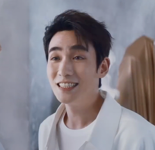 时间雕刻师|朱一龙呲着大板牙干什么呢？实现表情自由，时间雕刻师你值得拥有