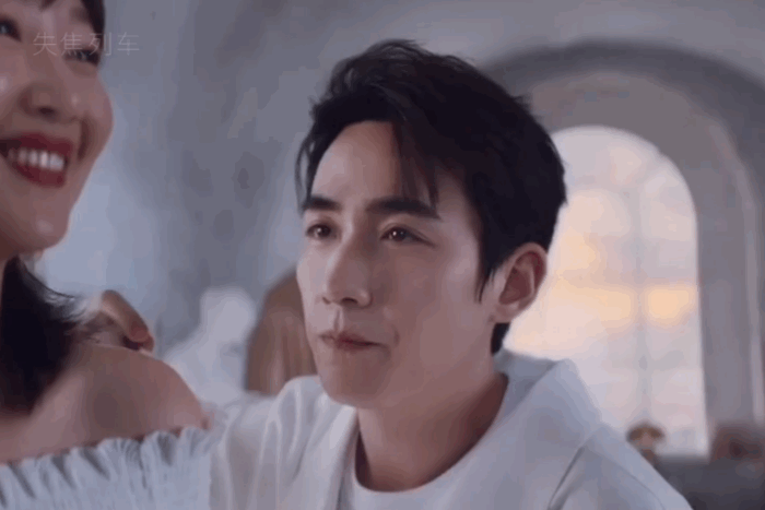 时间雕刻师|朱一龙呲着大板牙干什么呢？实现表情自由，时间雕刻师你值得拥有