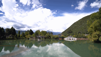 喜 丽江黑龙潭公园出水量增大 市民游客取水忙 腾讯新闻