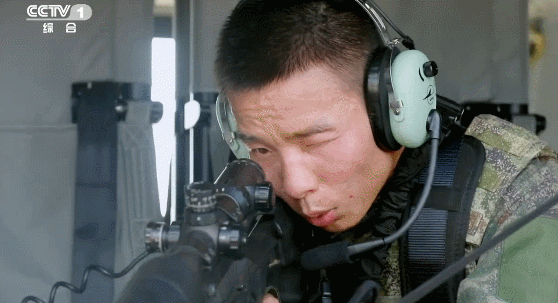 空中狙击55秒4发4中中国军人一次次挑战不可能
