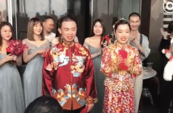 陈小春|满嘴狗粮！直播秀恩爱，比应采儿陈小春的爱情还甜！