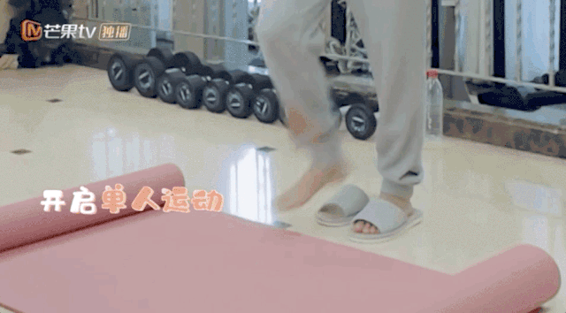 陈小春|满嘴狗粮！直播秀恩爱，比应采儿陈小春的爱情还甜！