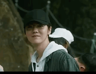 鹿晗|悬疑剧中场战事：鹿晗和baby，谁逆转了口碑