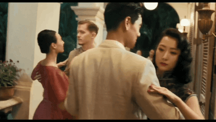 梁洛施|梁洛施近况曝光，女神素颜搂着小男孩，母爱满满笑容满面