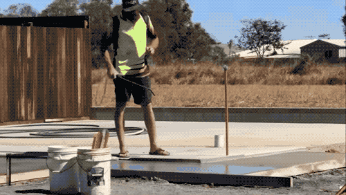 水泥|没学过化学的不会知道，在工地撒糖可能会被工友追着打