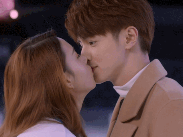 从唐泛到闻冰,官鸿的千人千面是如何炼成的?