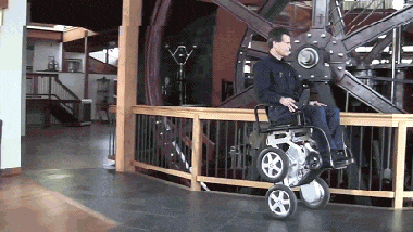 李嘉诚|身价30亿却终身未婚，一项发明拯救10亿人，李嘉诚称他为唯一偶像