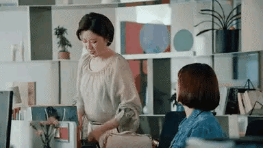 关晓彤|刚红就敢爆料关晓彤？不愧是95后第一浓颜美女扛把子…