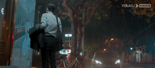 白敬亭|看赵又廷白敬亭在“职场”这么惨，我就放心了