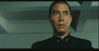 如果不知道剧情背景,只是单纯的看森下下士的面部表情,很容易从他变化