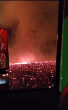 火焰龙卷风袭击美国,这个场面是真的很像末日了