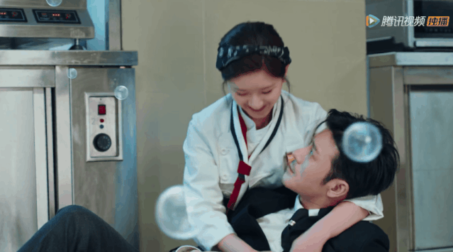 赵露思|赵露思新剧开播，预告即精华，正片还不如海报，辱智的假糖吃不下