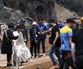 成毅|成毅因拆CP翻车，片场跟导演吵架视频被扒，激动怒指对方险动手