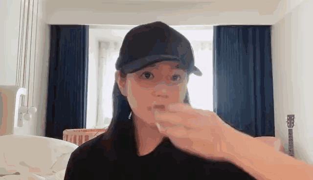 陈妍希|陈妍希自弹自唱悼念黄鸿升，儿子小床出镜，与陈晓的北京爱巢曝光