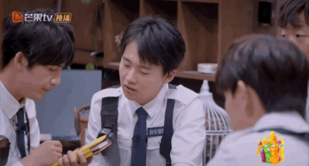郭麒麟|相声演员郭麒麟，为什么会出演《奔跑吧》，又怎么会参加这么多综艺节目？