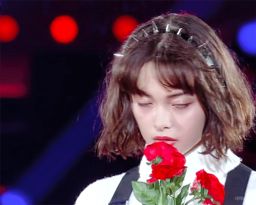 日本_娱乐|15岁惊艳出道，亮相就被称赞“美到让人窒息”的脸长什么样？