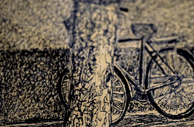 58岁老人 手拿放大镜自学画画5年 画出堪比照片的钢笔画 腾讯新闻