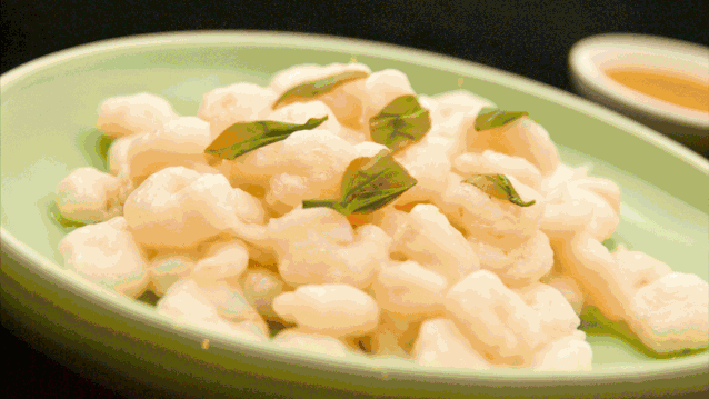 龙井虾仁,西湖醋鱼,东坡肉,西湖莼菜汤?