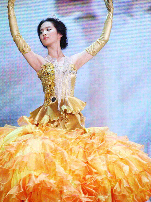 金鹰女神|李沁、关晓彤成金鹰女神候选人？刘亦菲当年仙气十足，赵丽颖惊艳