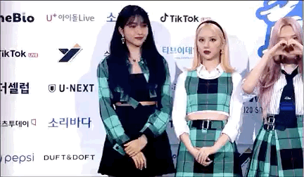 银河|她的脸也开始垮了？