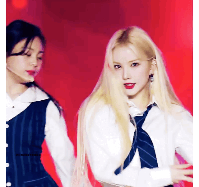 银河|她的脸也开始垮了？