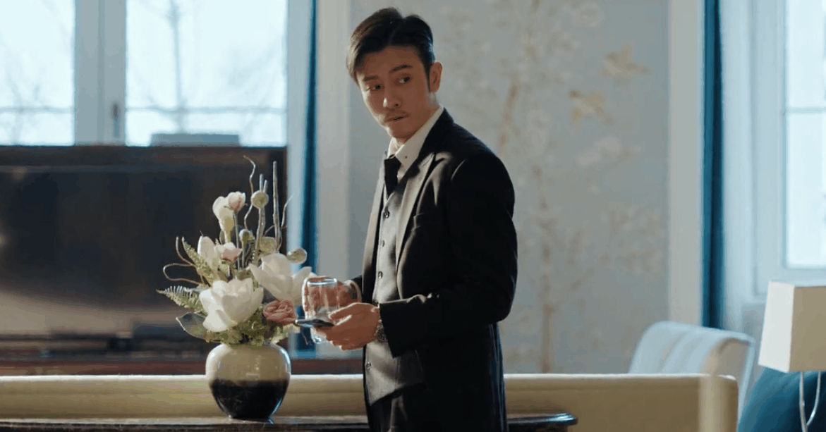 路晋:你这女人洒我一身水就算了,还毁我爱车?胜男:误会啊!_腾讯新闻