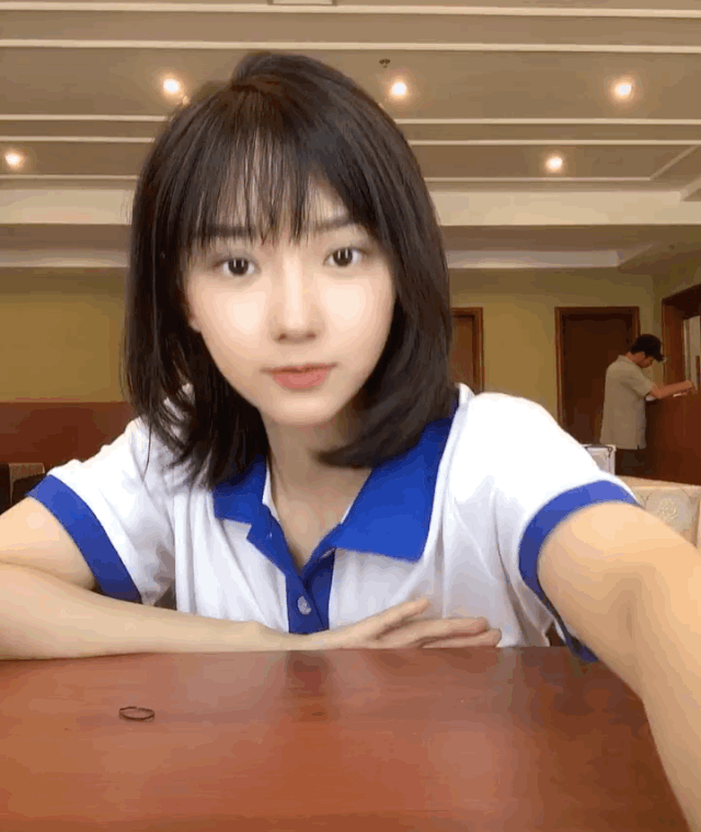 卜冠今|她要真长这样就好了……