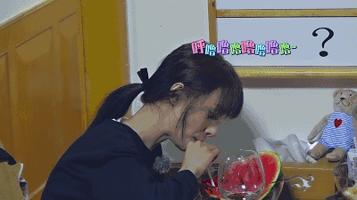 郑爽|郑爽安慰被丈夫推下悬崖孕妇，有什么好嘲的吗？