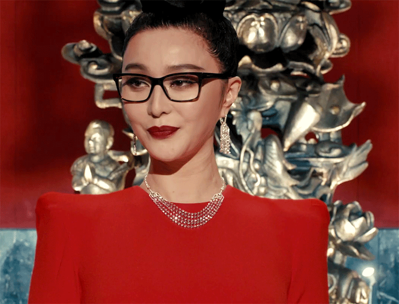 范冰冰|范冰冰海报用国旗惹争议，但她并非首例，吴京用国旗创造票房神话