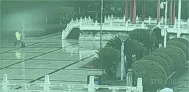 董俊锋|30秒，他飞奔而来，冲进长江！