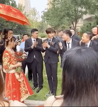 【吃瓜围观】邓伦国庆没接到伴郎的活儿上热搜 石家庄十一子是什么梗?